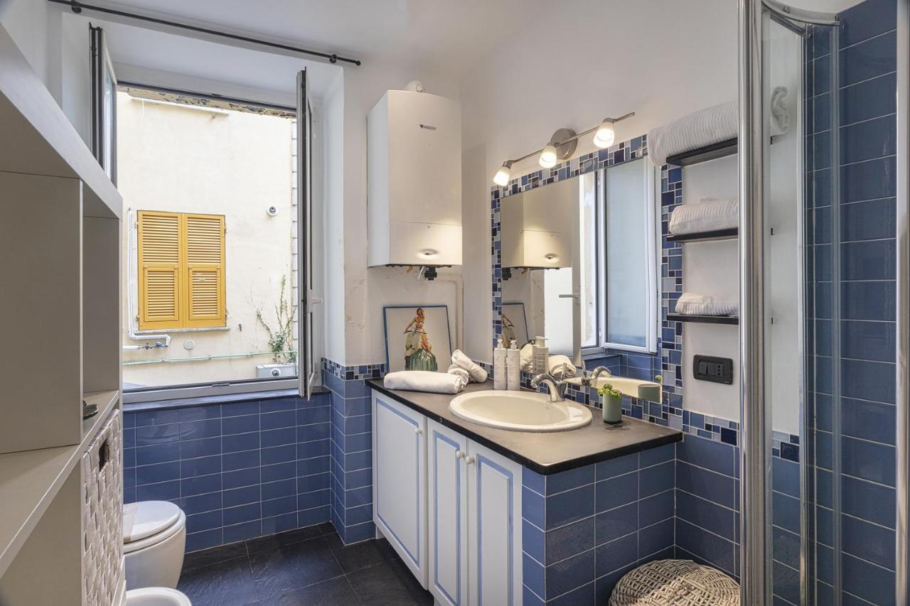 Santa Chiara Apartment By Wonderful Italy Генуа Екстериор снимка